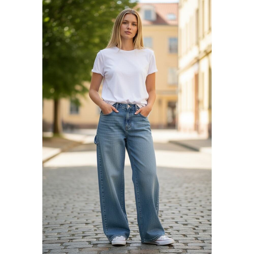 Wild Fable Women’s Low-Rise Baggy Jeans Size 4/R Light Blue 4/31” Inseam - Picture 2 of 5